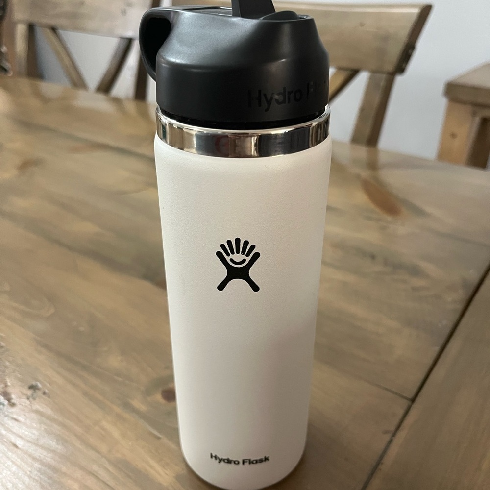 Hydro Flask White with Black Lid